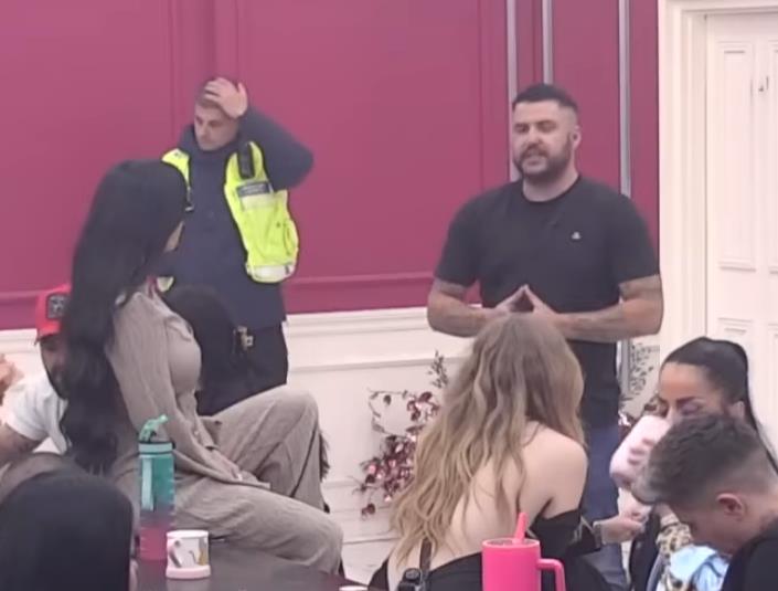 "AKO ŽELIŠ DA BUDEŠ ŽRTVA, GAZIĆU TE" Asmin brani Maju od Stanije, ali uzalud: On je prevarant (VIDEO)