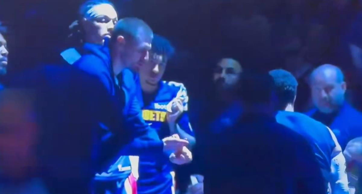 Jokić tajm-aut 4.jpg