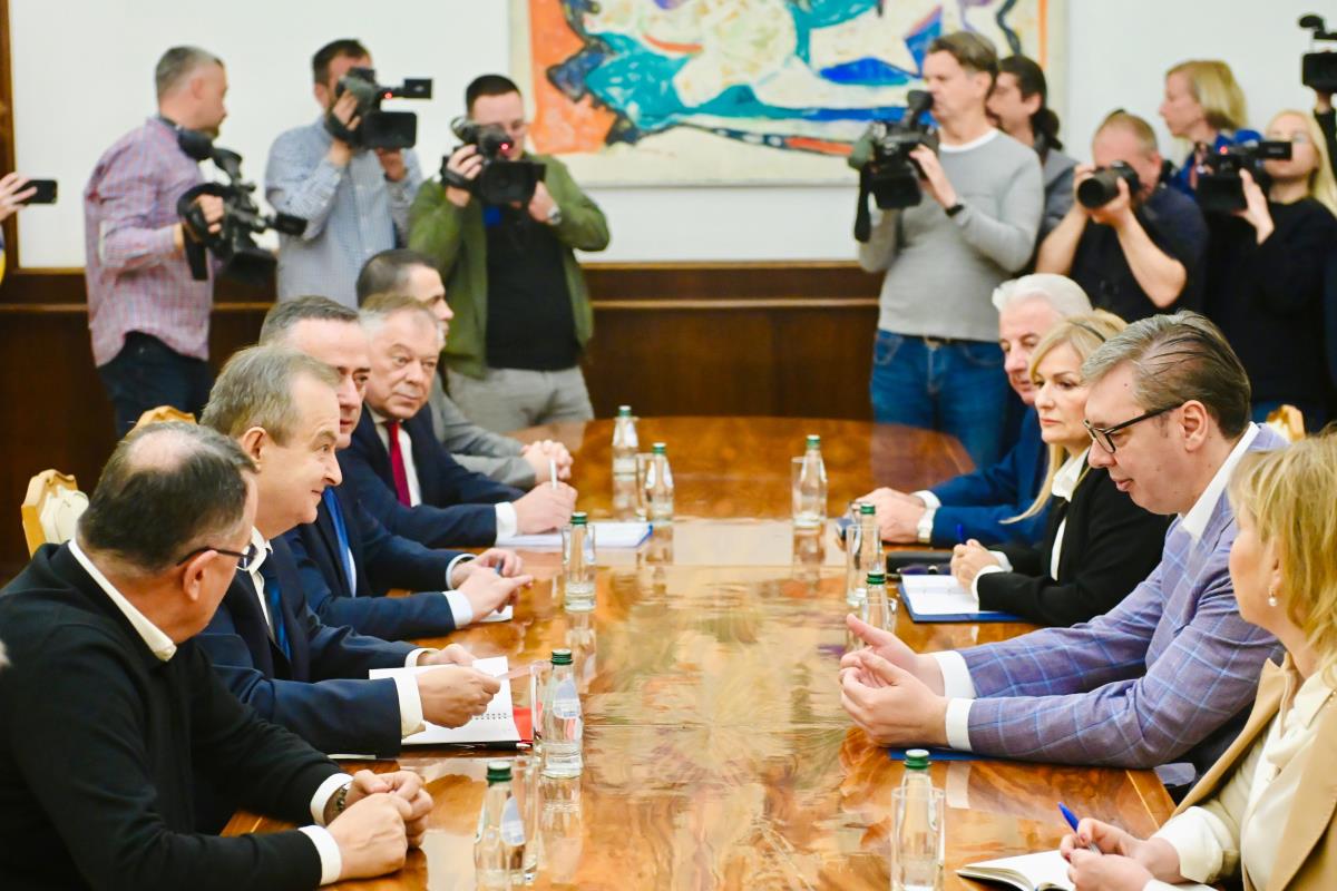 Aleksandar Vučić Ivica Dačić (5).jpeg