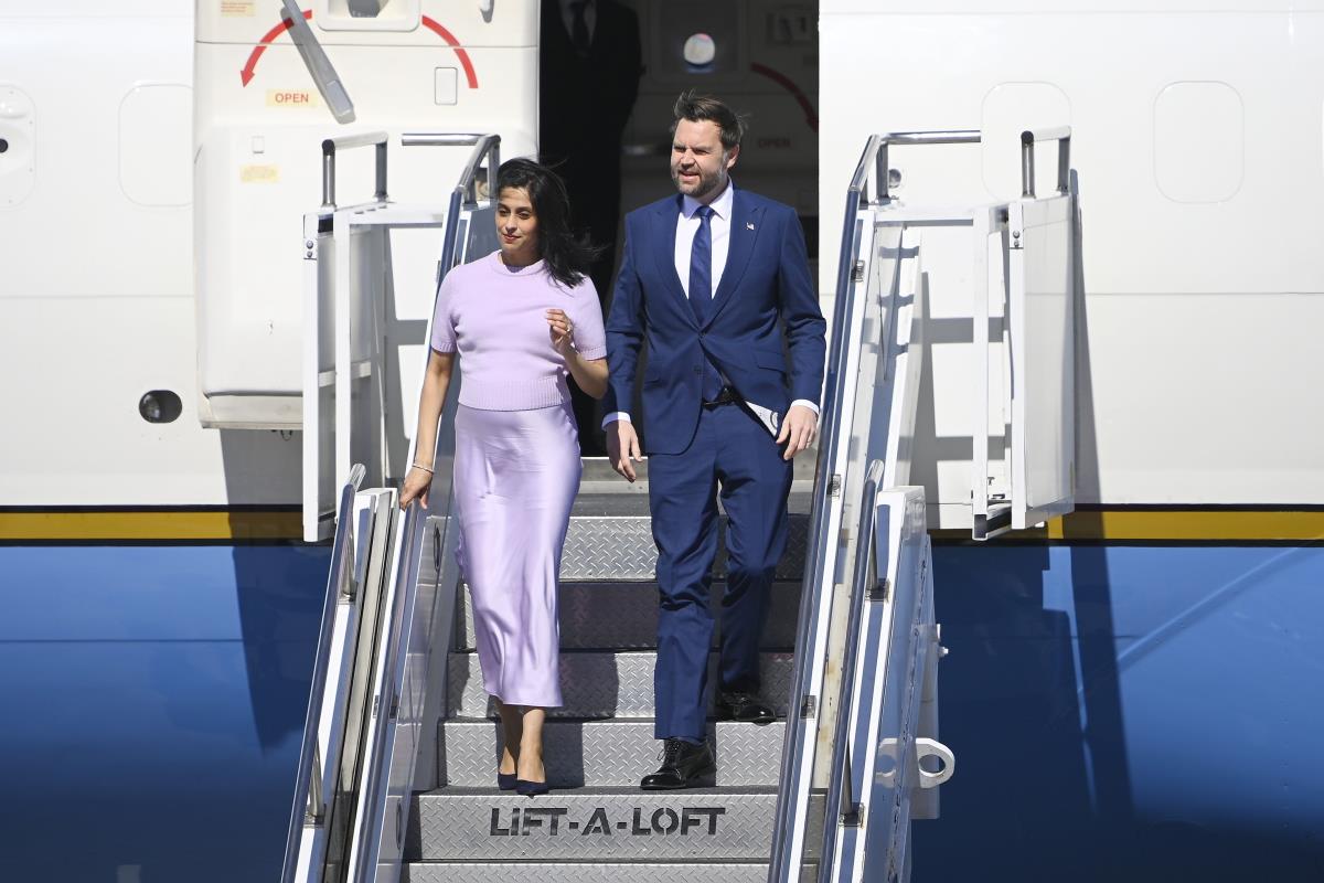 vance03 EPA Zsolt Szigetvary.jpg