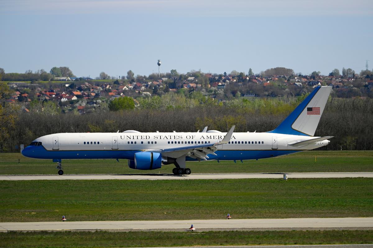 vance02 AP Zsolt Szigetvary.jpg