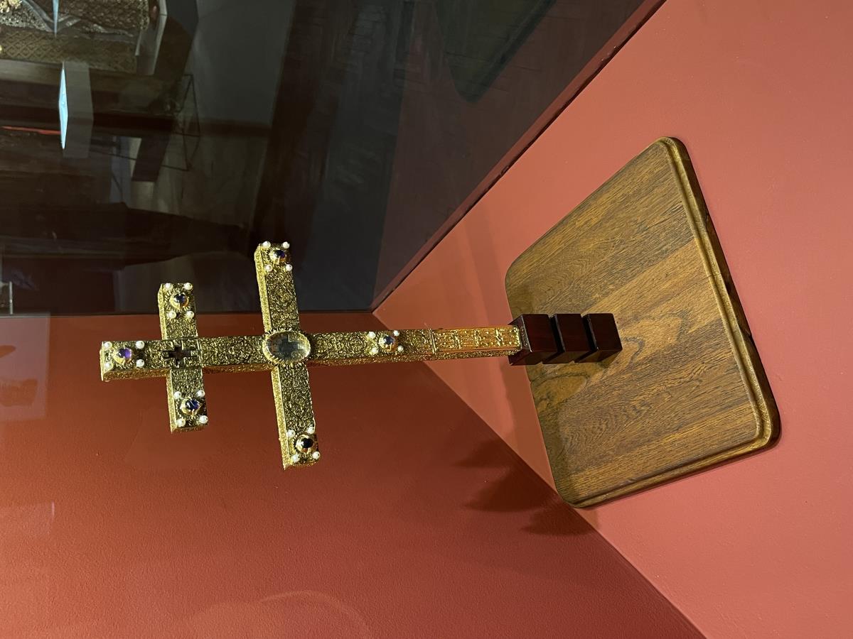 Replika ručnog krsta – stavroteke Svetog Save