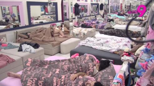 "PRODUKCIJA IH OBRADOVALA, ONI SE POSVAĐALI!" Bogata nagrada stigla u Elitu 9, pa nastao opšti haos!