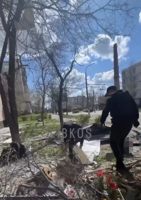 2026-04-07 17_21_31-(1) C4H10FO2P ☠️ on X_ _🇷🇺#Russia'n artillery shelling on 🇺🇦#Kherson city ki.png