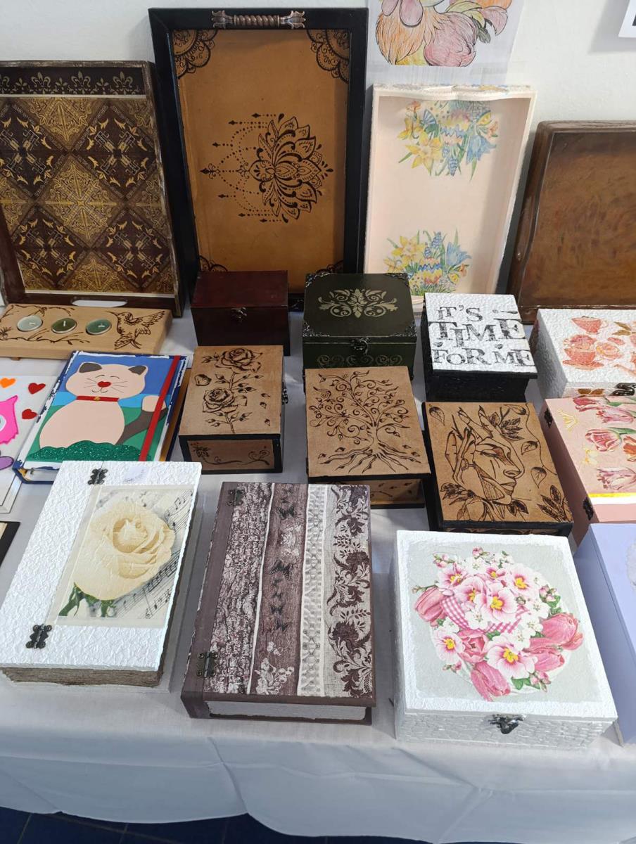 FOTO UIKS, Vaskršnja izložba pacijenata Specijalne zatvorske bolnice u Beogradu (5).jpg