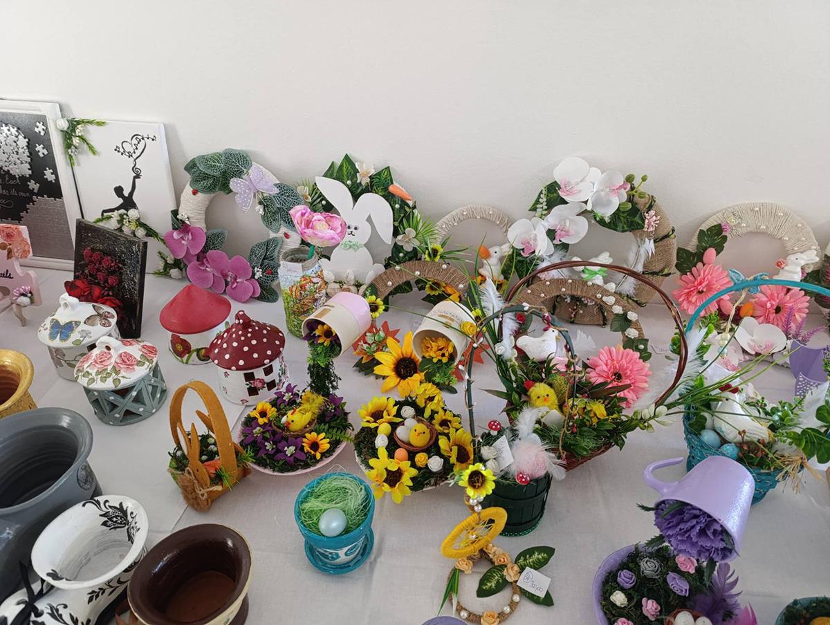 FOTO UIKS, Vaskršnja izložba pacijenata Specijalne zatvorske bolnice u Beogradu (2).jpg