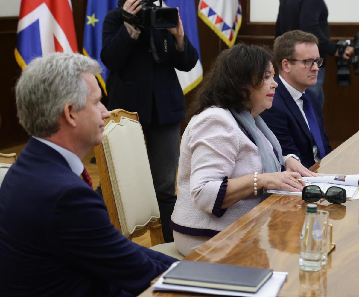 Sastanak Aleksandra Vučića sa Karen Pirs