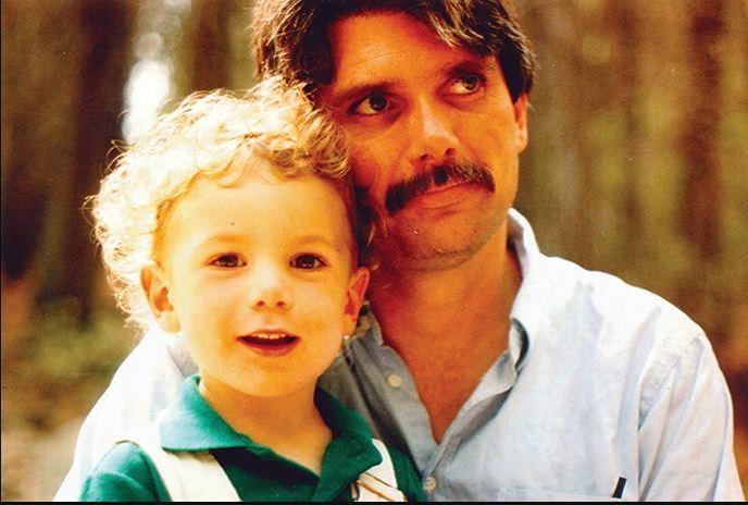 Doktor Metju Mekaj sa sinom Džordanom