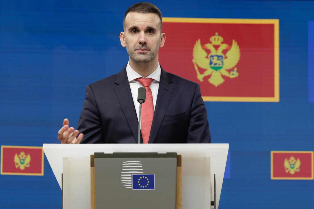 Milojko03 EPA Olivier Matthys.jpg