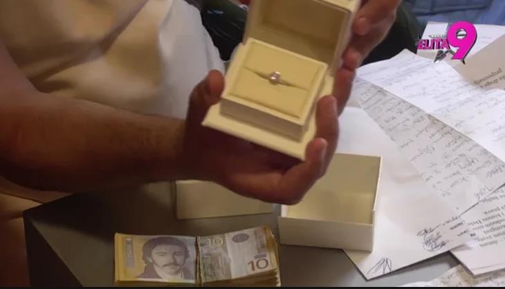 BORA SANTANA SE PONOVO ŽENI! Pokazao pravi verenički prsten sa dijamantom, puca od luksuza! Kad vidite kako izgleda, nećete verovati (FOTO)