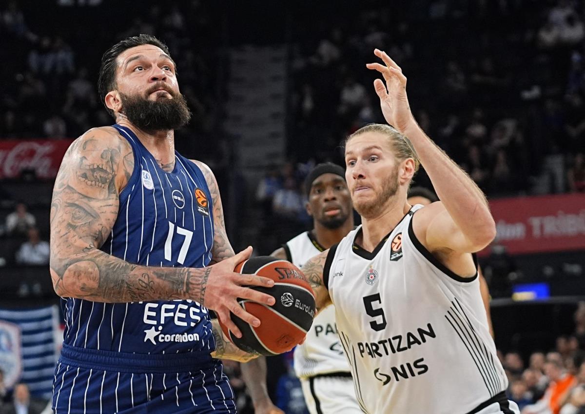 Efes - Partizan