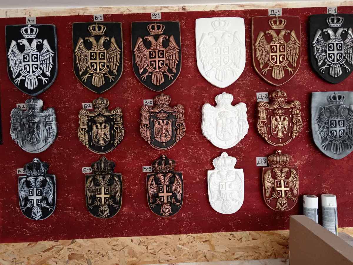 FOTO UIKS, grbovi RS koje su izradili osuđenici OZ Zaječar.jpg
