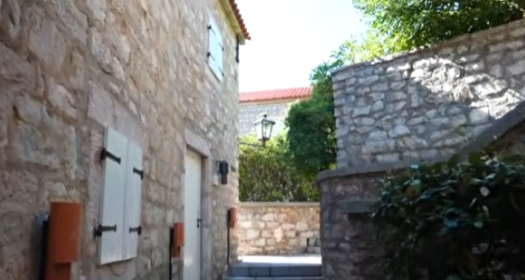 Sveti Stefan (2).png