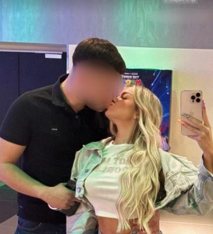 "ČIM JE UZEO PORODIČNU FIRMU SAMO JE DOŠAO I REKAO RASKIDAMO" Dečko je ostavio zbog biznisa, a ona sad pokazala novog (FOTO)