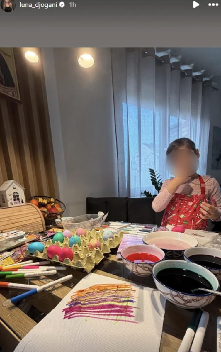 LUNA ĐOGANI I JELENA RADANOVIĆ FARBAJU JAJA! Slobina bivša i sadašnja spremne za nedelju, jedna stvar je vrlo zanimljiva (FOTO)