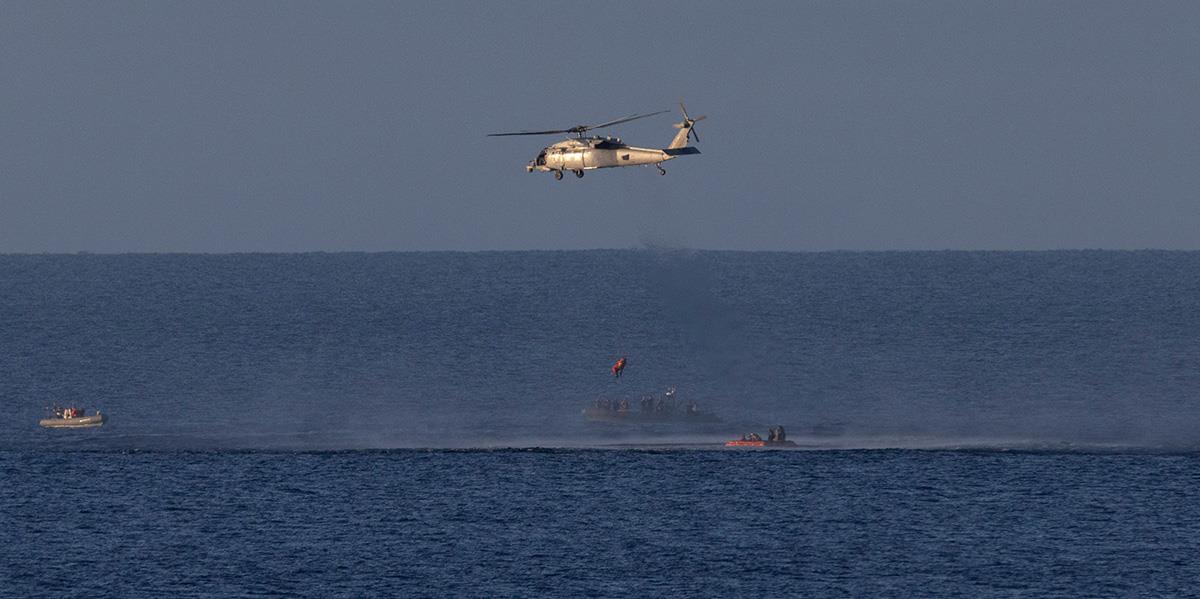 x02 AP Joel Kowsky.jpg