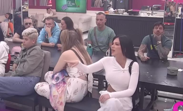 OBEZBEĐENJE ULETELO U BELU KUĆU: Napravili živi zid između Stanije i Aneli - pale i pretnje (FOTO/VIDEO)