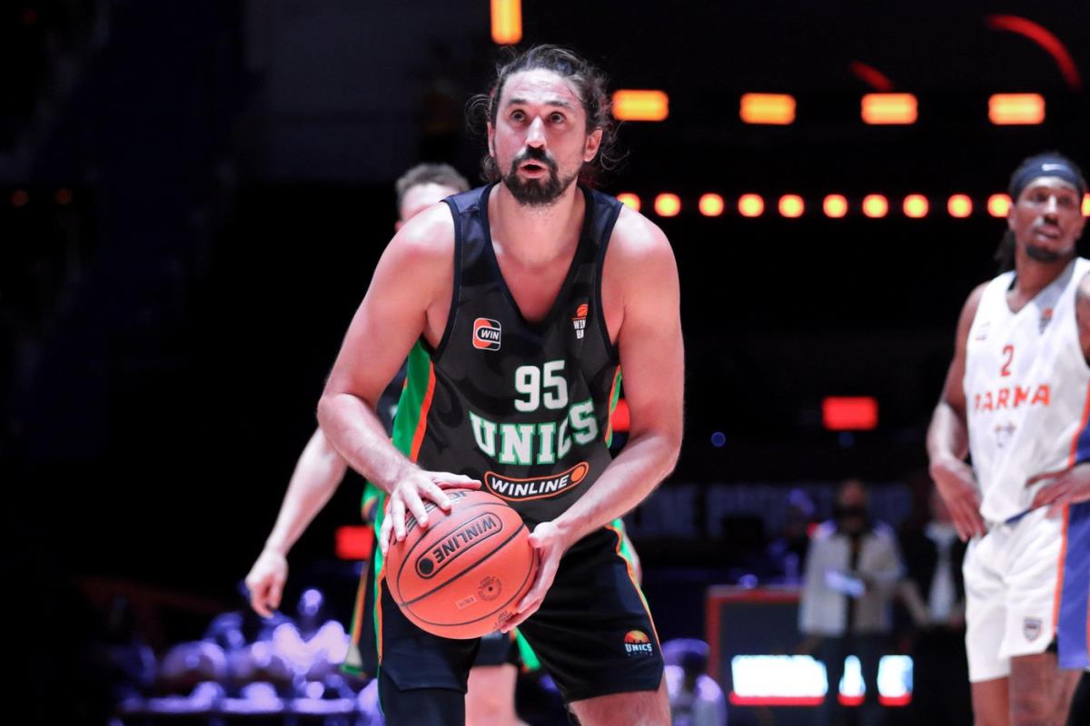 Aleksej Šved u dresu Uniksa