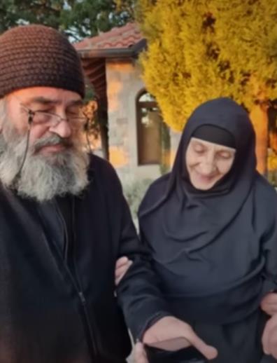 Otac Simeon i Mati Irina (2).PNG