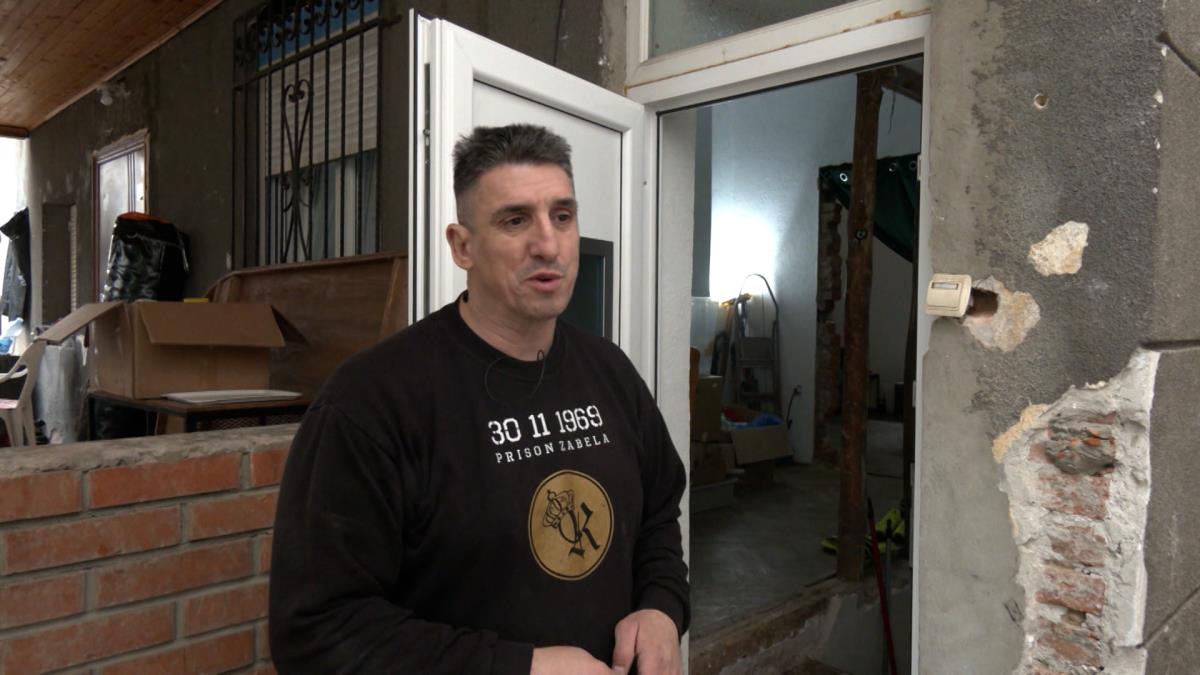 KRISTIJAN GOLUBOVIĆ UGOSTIO MUŽA OLJE KARLEUŠE U KUĆI STELE SAVIĆ! Bokserski džak i ljuljaška vise u dvorištu, evo šta je biznismen otkrio