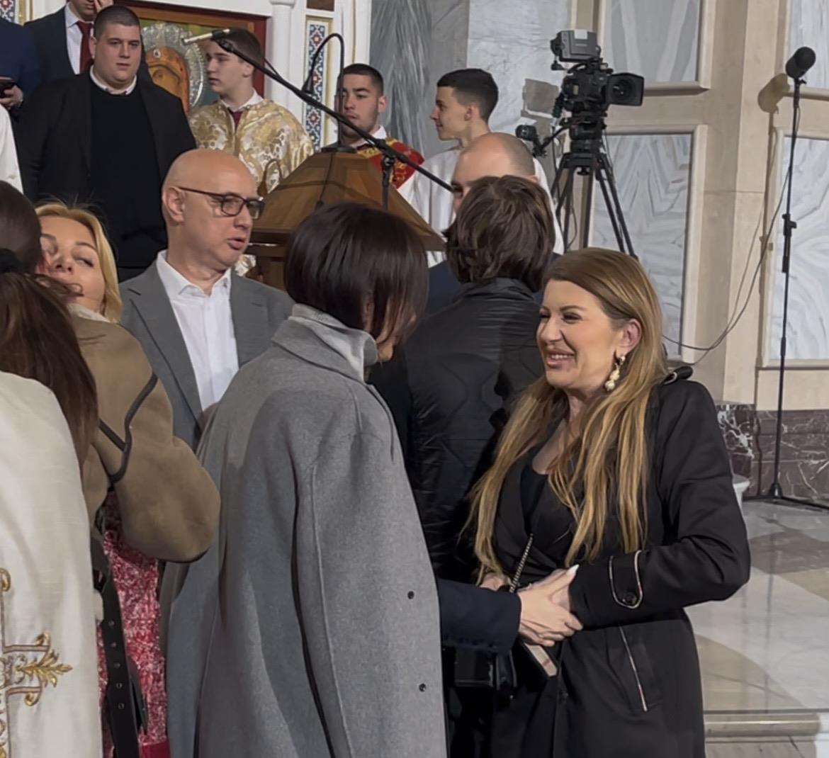 CECA RAŽNATOVIĆ I KRISTIJAN GOLUBOVIĆ NA VASKRŠNJOJ LITURGIJI! Poznati se sjatili u Hram Svetog Save - Posle duge medijske ilegale, pojavio se i on (PAPARACO)