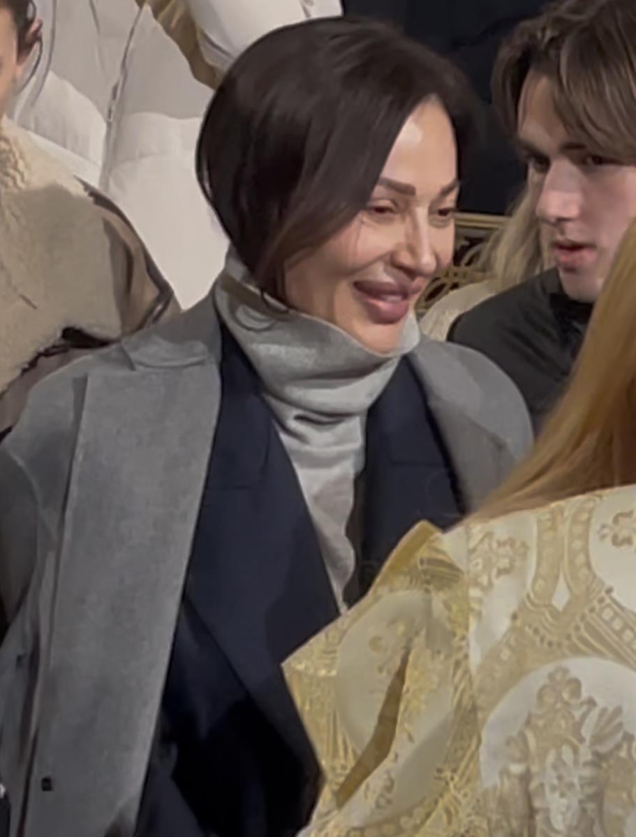 CECA RAŽNATOVIĆ I KRISTIJAN GOLUBOVIĆ NA VASKRŠNJOJ LITURGIJI! Poznati se sjatili u Hram Svetog Save - Posle duge medijske ilegale, pojavio se i on (PAPARACO)