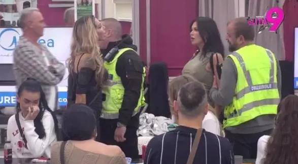 ANELI PREŠLA GRANICU I UDARILA NA STANIJU NA NAJBOLNIJE MESTO! Asmin se pere od obe: Stidim se i jedne i druge! RAT BEZ GRANICA (VIDEO)