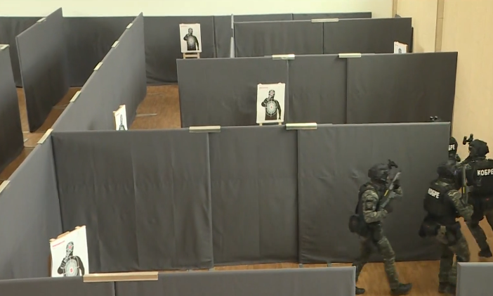 Aleksandar Vučić dan Kobre