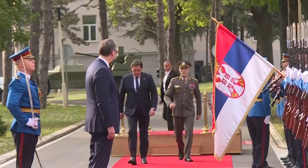 VučićGeneralštab vojske Srbije Banjica 2 (2).png