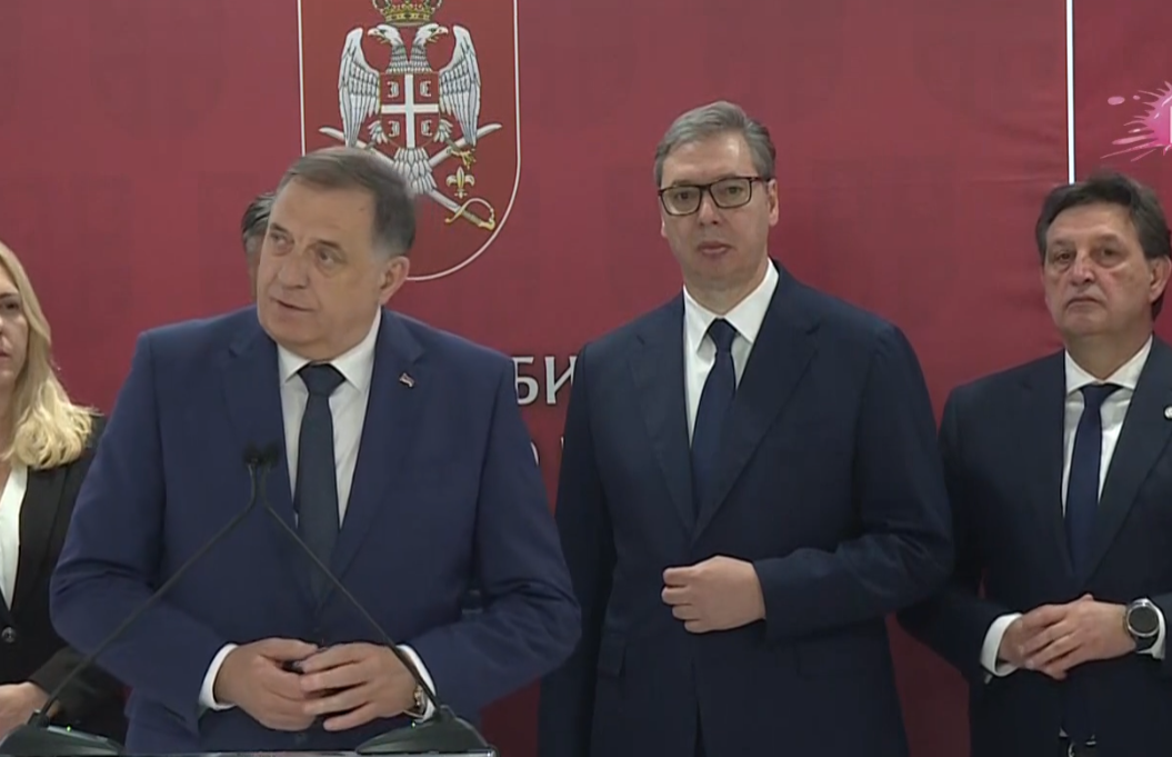 Aleksadar Vučić (2).png