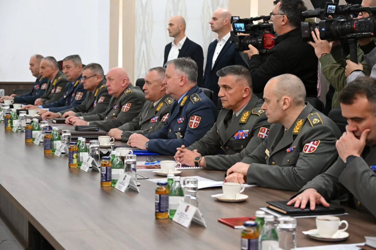 Aleksandar Vučić sastanak vojni vrh Generalštab Banjica 2  (6).jpg
