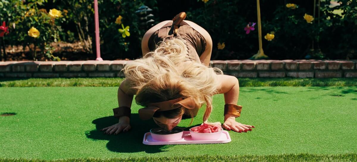 Sidni Svini kao Kesi u kontroverznoj sceni iz treće sezone serije „Euforija“