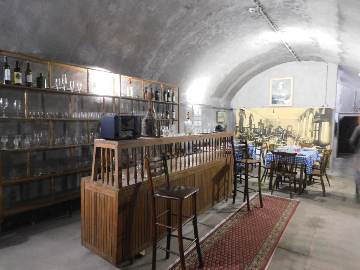 MALI ZVORNIK - Oficiorska kafana Most.JPG