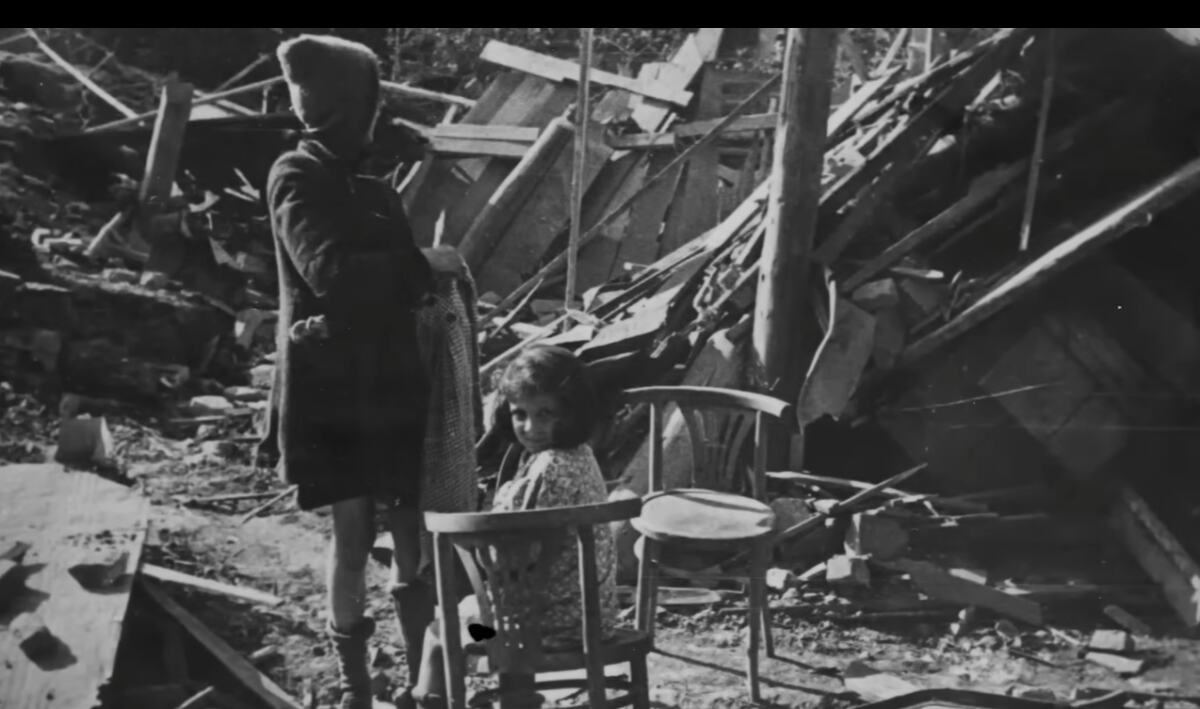 Preživeli posle savezničkog bombardovanja Beograda 1944.