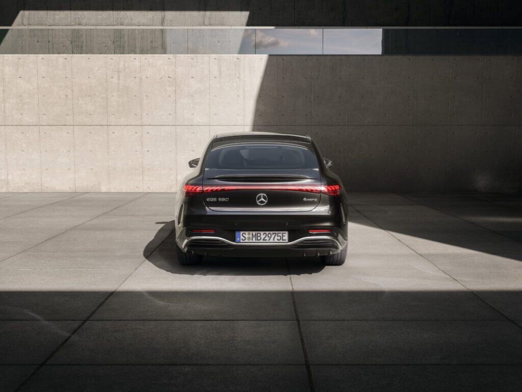 Mercedes-Benz EQS (8).jpg