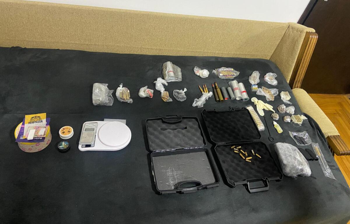 Hapšenje i zaplena oružja i narkotika