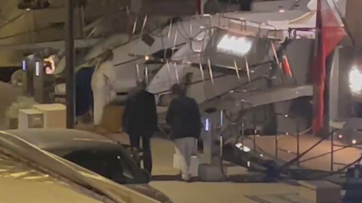 Kurir templejt pravi_1.00_01_40_00.Still003.jpg