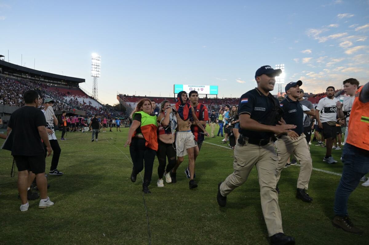 Paragvaj tuča navijača Olimpija - Sero Portenjo