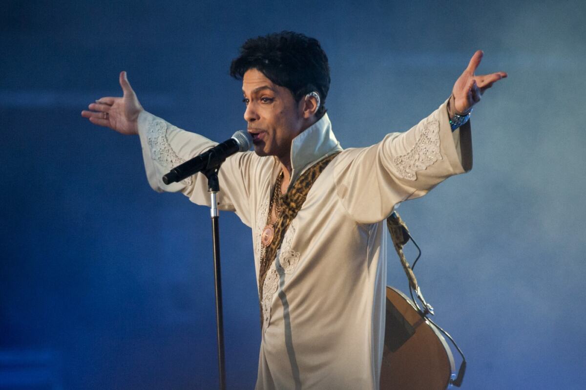 Prins Rodžer Nelson na sceni