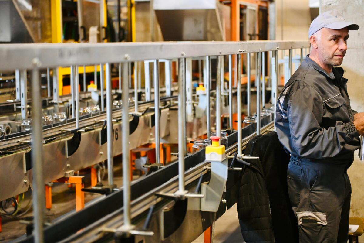 Aleksandar Vučić Paraćin otvaranje pogona fabrika stakla Vaider (11).jpeg