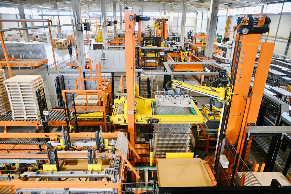 Aleksandar Vučić Paraćin otvaranje pogona fabrika stakla Vaider (7).jpeg