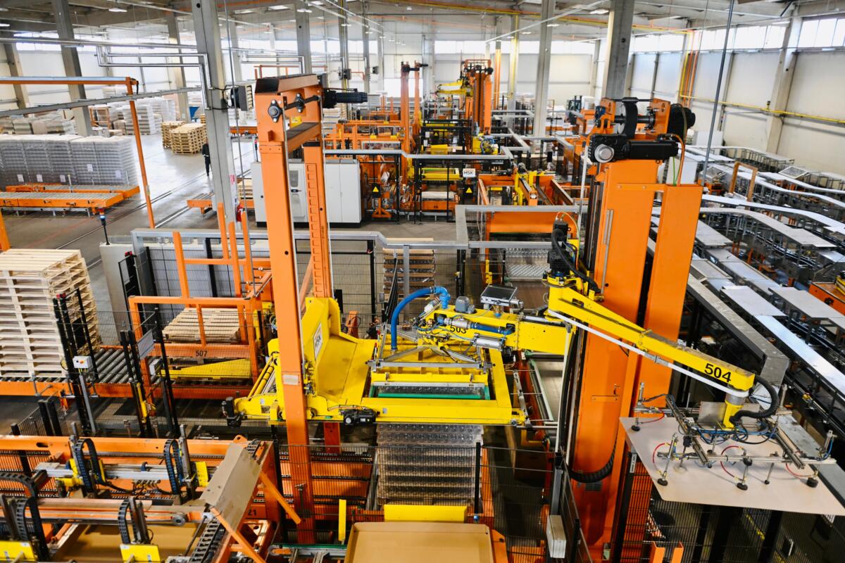 Aleksandar Vučić Paraćin otvaranje pogona fabrika stakla Vaider (6).jpeg