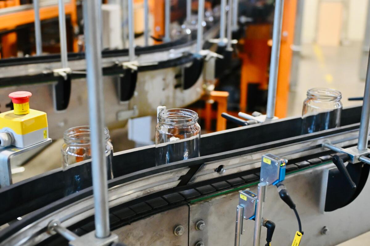 Aleksandar Vučić Paraćin otvaranje pogona fabrika stakla Vaider (4).jpeg