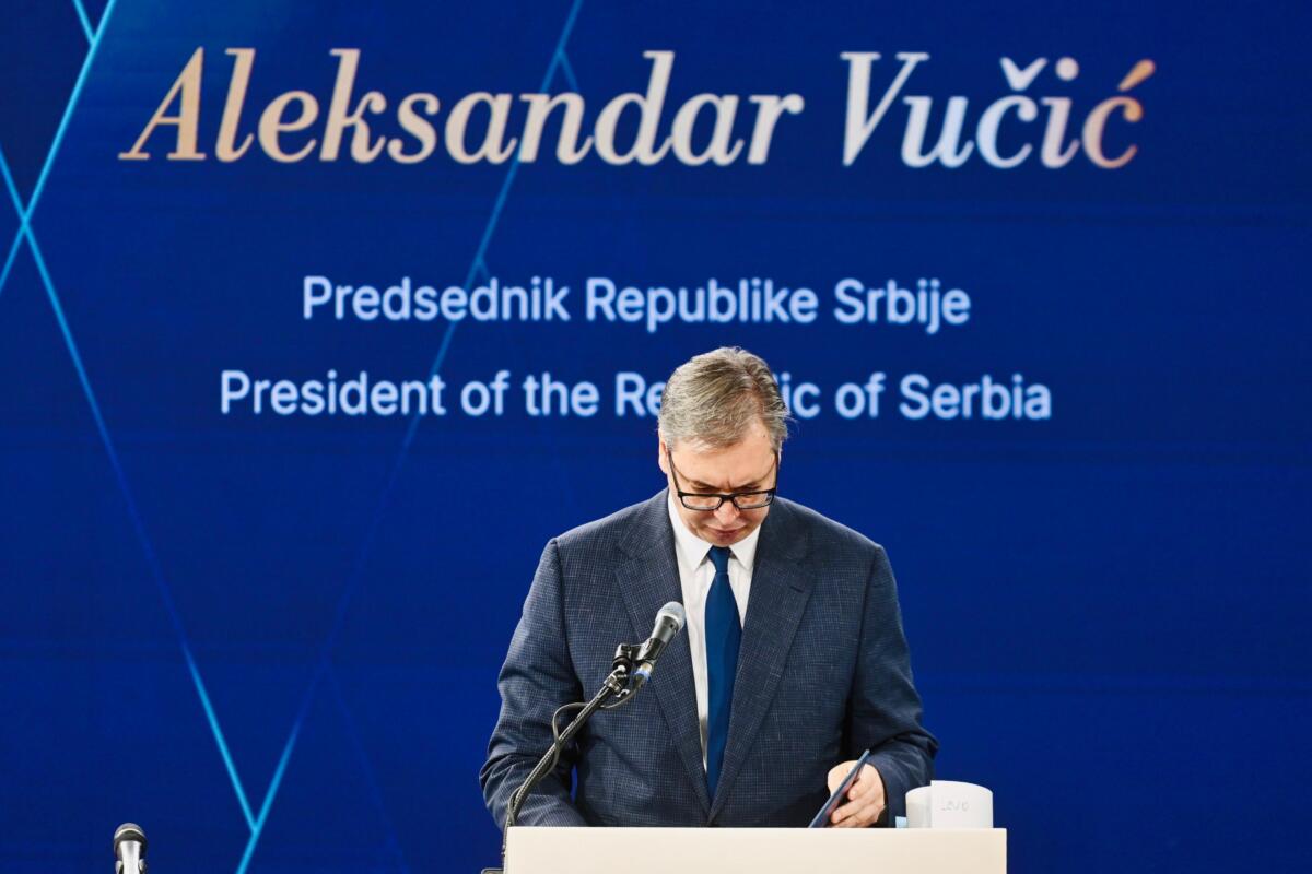 Aleksandar Vučić Paraćin otvaranje pogona fabrika stakla Vaider (11).jpeg