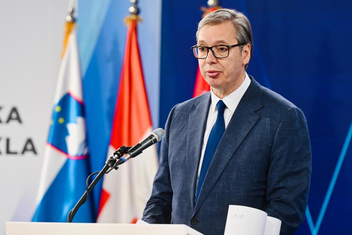 Aleksandar Vučić Paraćin otvaranje pogona fabrika stakla Vaider (10).jpeg