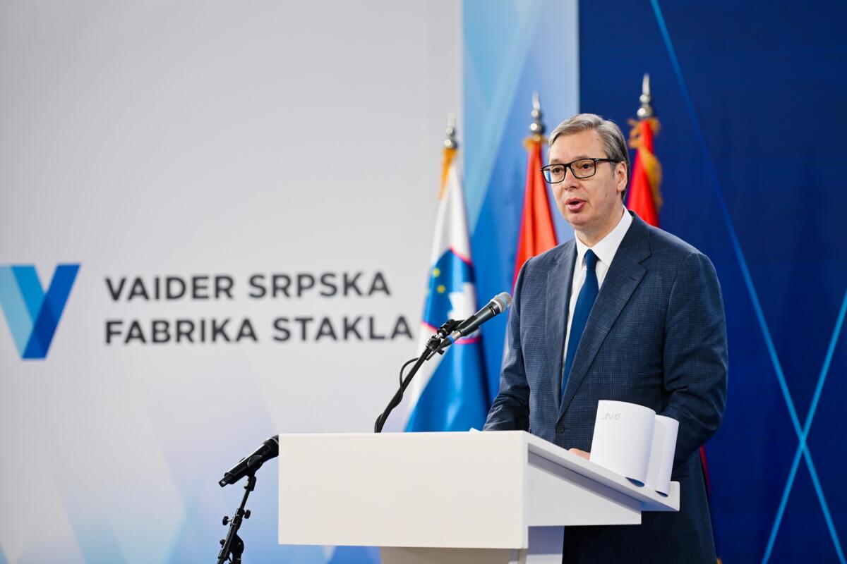Aleksandar Vučić Paraćin otvaranje pogona fabrika stakla Vaider (9).jpeg