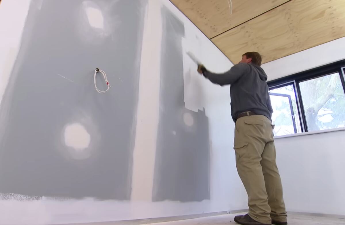 Moderna kuća od brodskog kontejnera sa terasom u prirodi (6).png