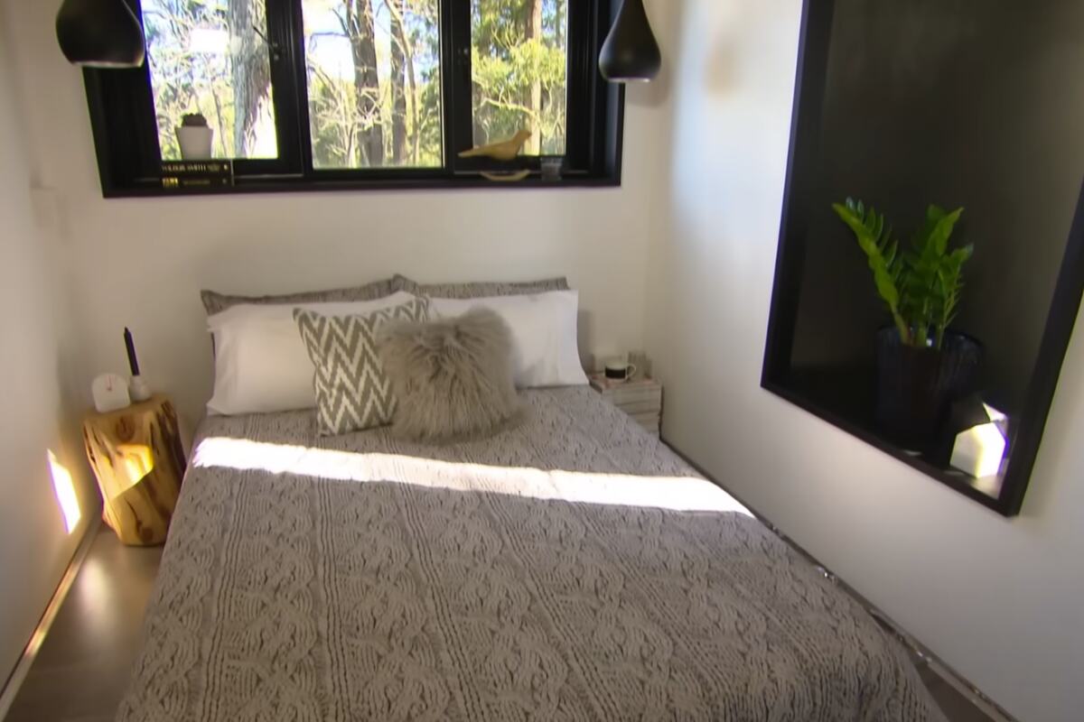 Moderna kuća od brodskog kontejnera sa terasom u prirodi (16).png