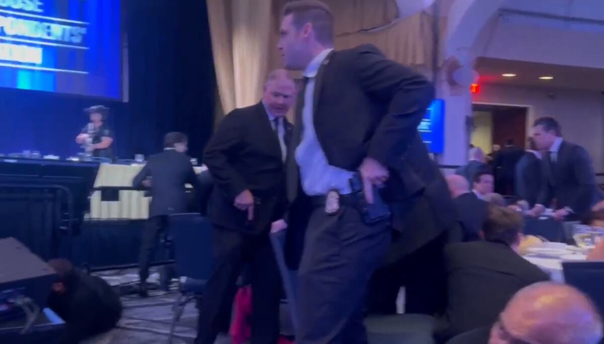 Donald Tramp correspondent dinner (10).png