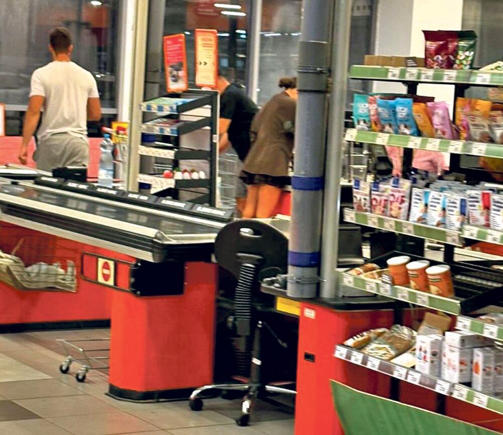 (PAPARACO) PRVE FOTKE ANĐELE I GASTOZA POSLE POMIRENJA: Rijaliti par uhvaćen na ovog lokaciji, evo i šta su radili - Sve snimljeno